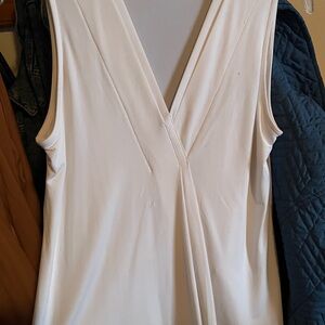 Dana Buchman Cream Sleeveless Blouse